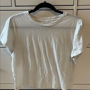 Universal Thread Classic White Short Sleeve Tee